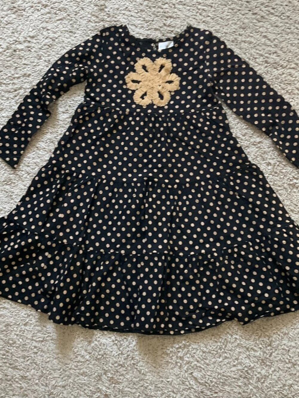 Hanna Andersson Tiered Dress in Polka Dots. Size  130 (US 8). Black Natural.
